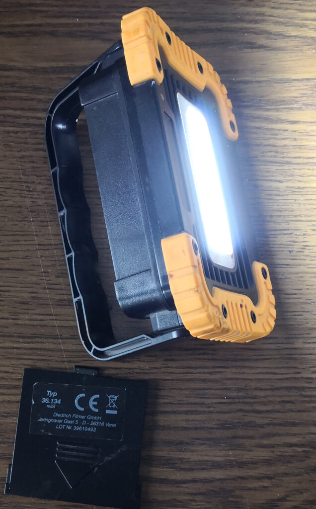 Spotlight active, light pointing right and a little away from camera to not shine directly into the CCD.